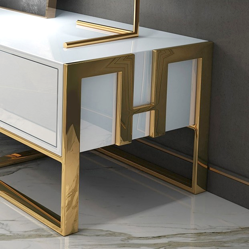 Erhabener Design-Fernsehständer mit Gold-Effekt-Rahmen, bestehend aus 3